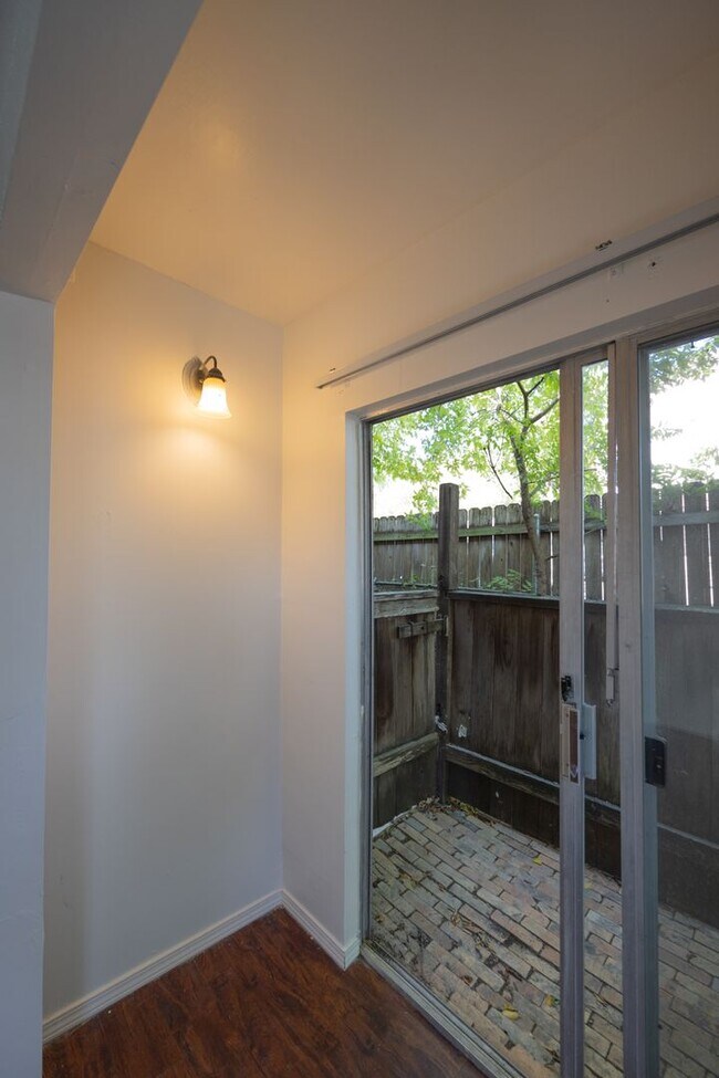 Building Photo - West Campus condos in small complex! W/D i...