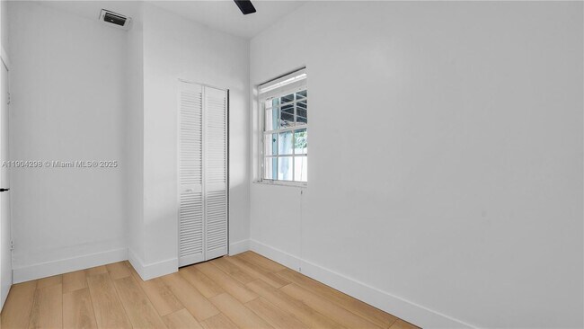 Building Photo - 2271 SW 25th St