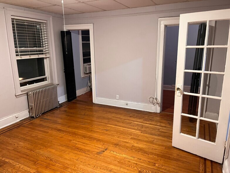 Living Room 2 - 77 Calyer St