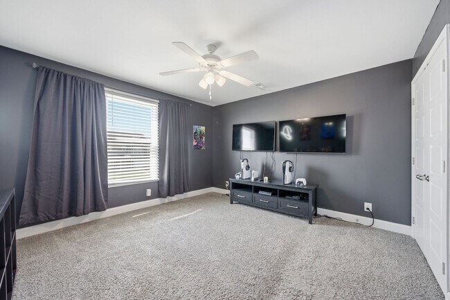 Building Photo - 1135 Charles Thomas Dr