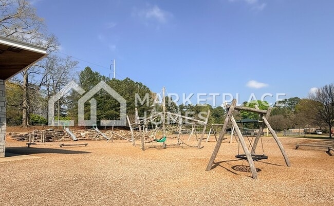 Building Photo - 3594 Parkhaven Pl