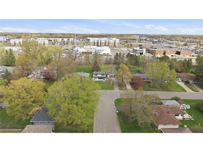 Building Photo - 1697 Rose Pl W