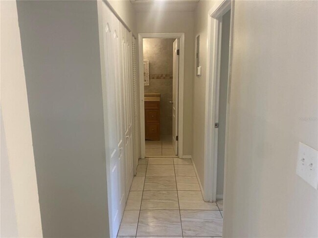 Building Photo - 1768 Foxhall Cir