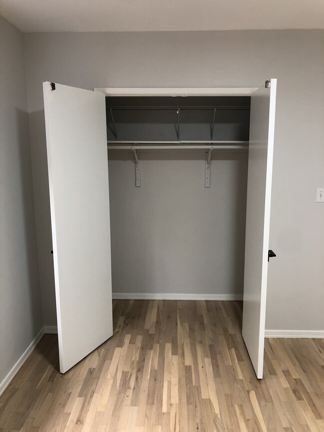 Bdrm Closet - 809 N Las Palmas Ave