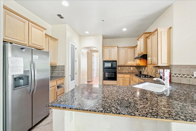 Building Photo - 5733 Spenlow Way