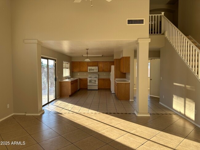 Building Photo - 10971 W Rio Vista Ln