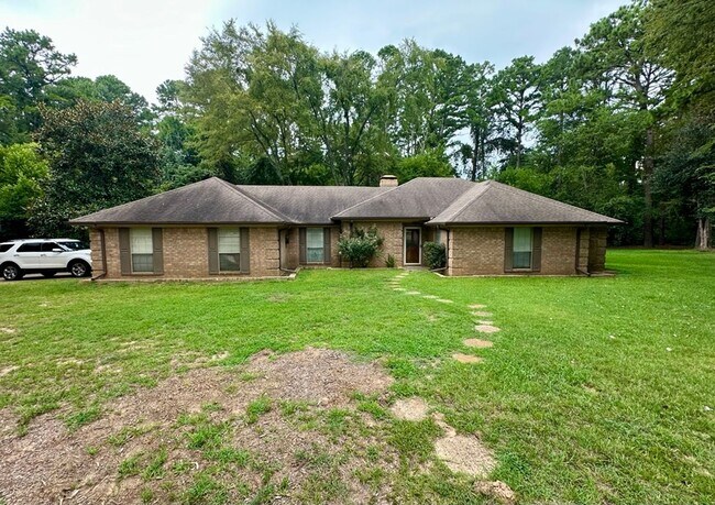 Primary Photo - Updated 3-Bedroom 2.5 Bath Retreat in Whit...