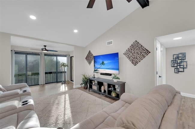 Building Photo - 15761 Windward Way Cir
