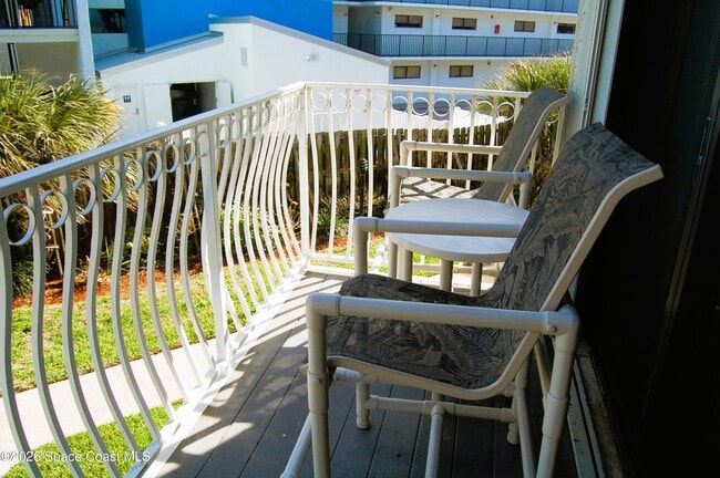 Building Photo - 5350 Ocean Beach Blvd