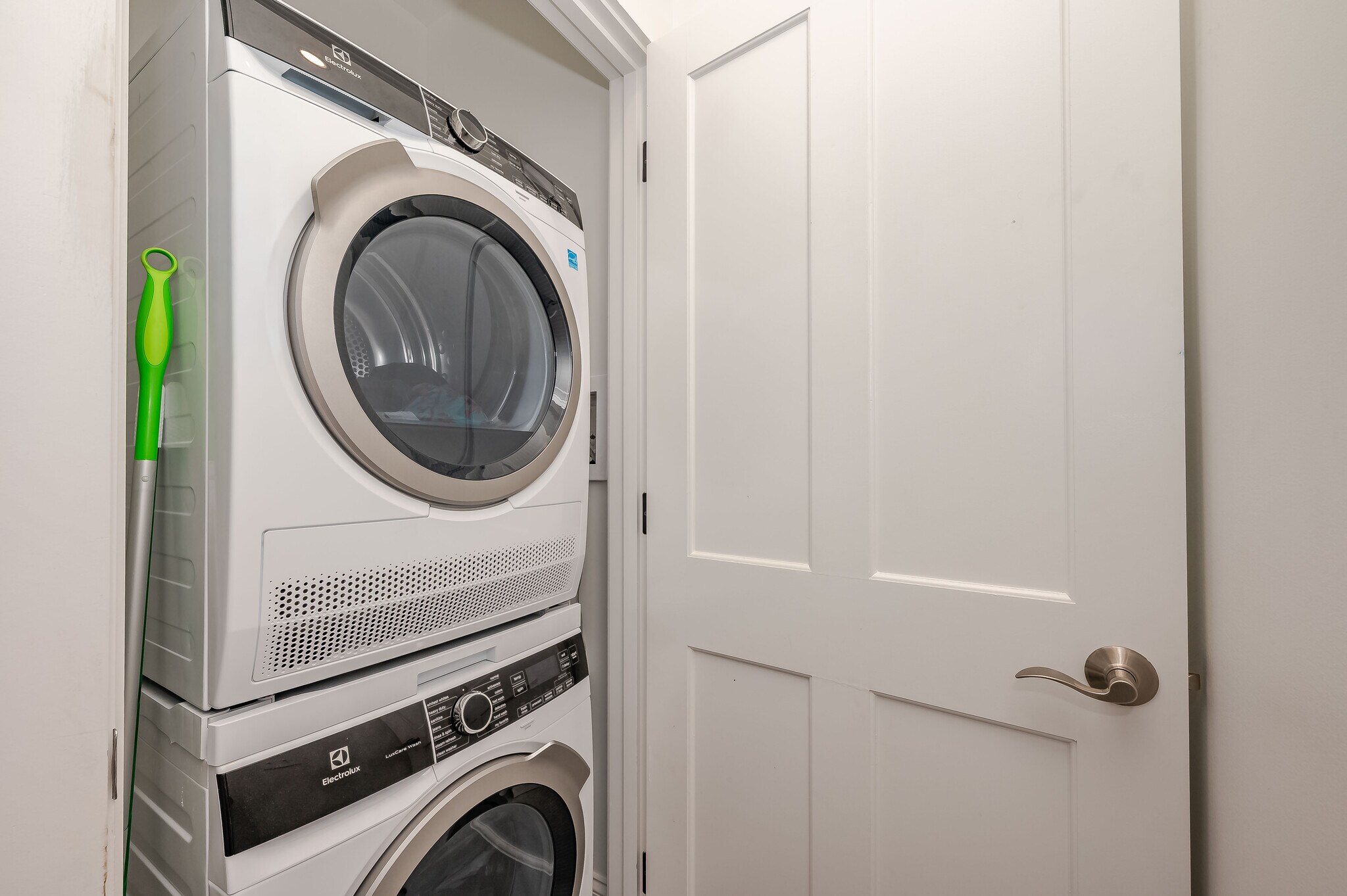 Building Photo - 363 Miller Ave