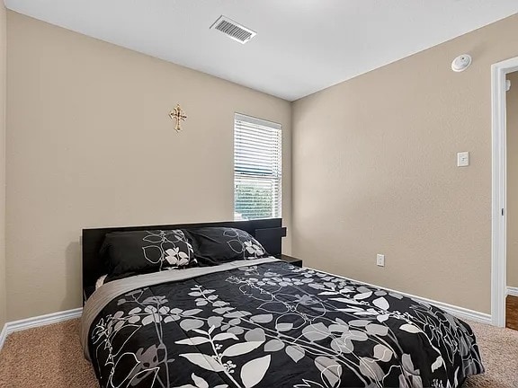 Building Photo - Comfy 4-Bed Midland Home with all appliances, backyard, attached garage, 6 min to grocery store