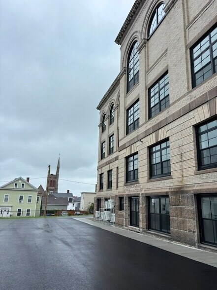 Building Photo - 439 Pine St