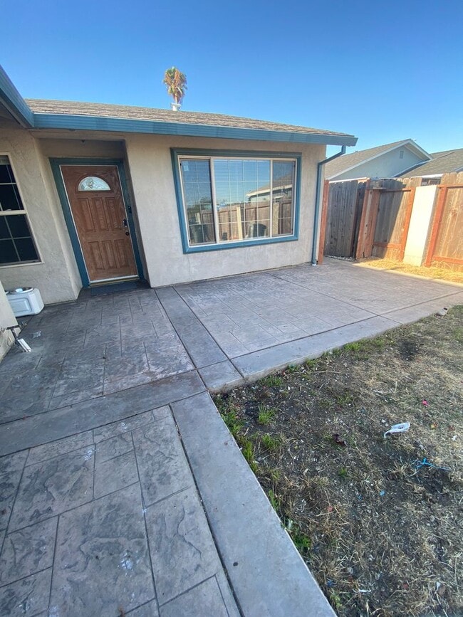 Building Photo - 189 Larsen Cir