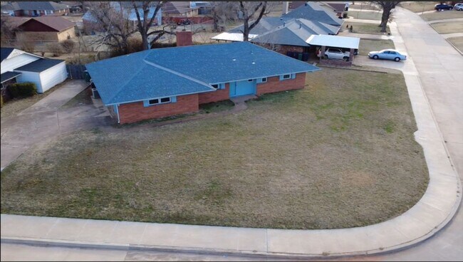 Building Photo - 5 Bedroom Rent to Own Home Available!