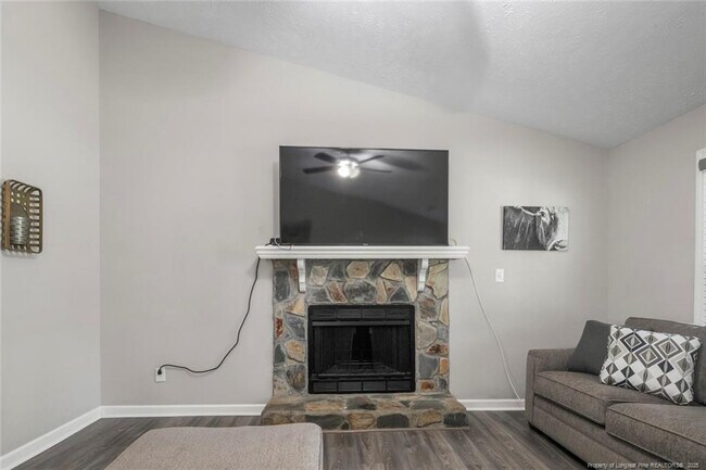 Building Photo - 106 Bluejay Ct