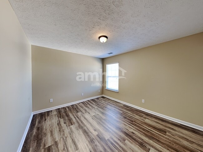 Building Photo - 906 Grand Oak Drive