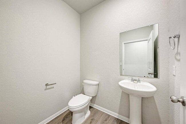 Building Photo - 1232 Vogel Dr