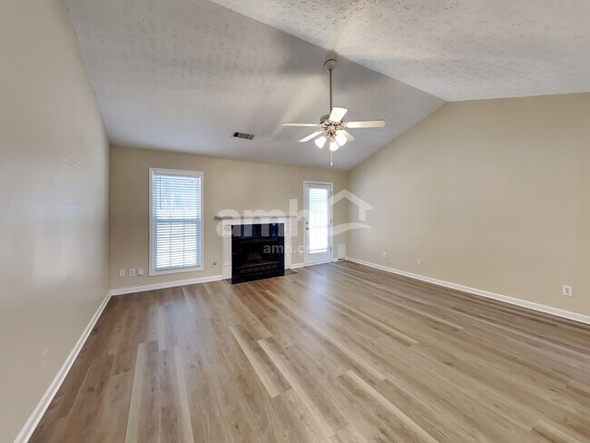 Building Photo - 7102 Independence Dr