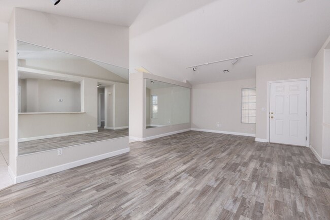 Building Photo - 3-bedroom, 2-bathroom home with a double car garage located in a non-HOA area