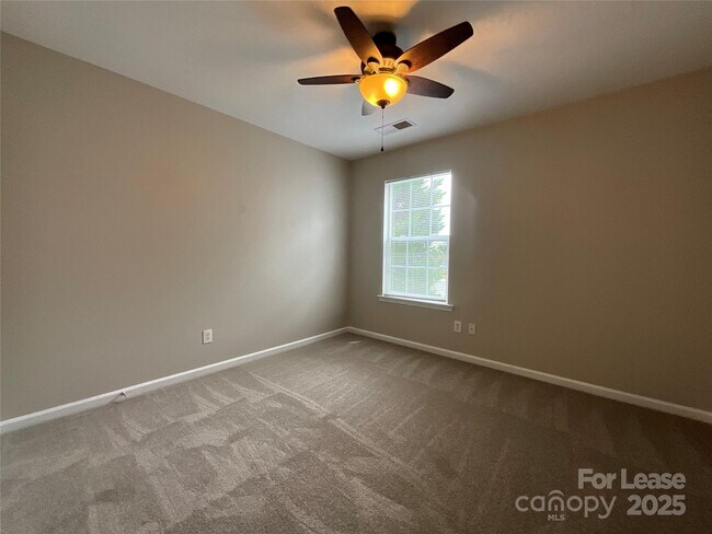 Building Photo - 2111 Arbor Vista Dr