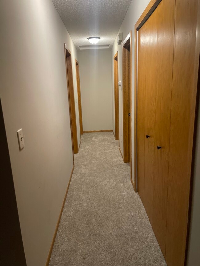 Building Photo - 13752 Round Lake Blvd NW