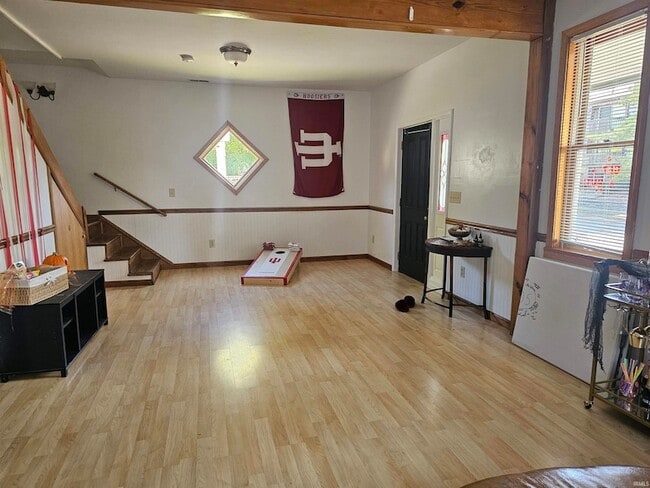 Building Photo - 405 E 15th St