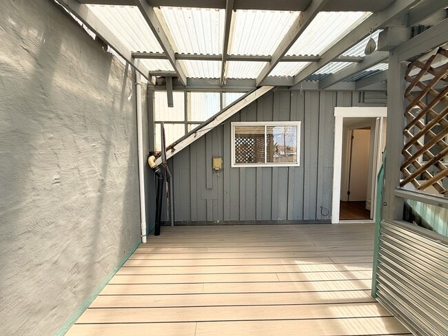 Building Photo - 158 N Ocean Ave