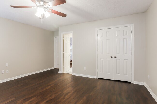 Building Photo - 5623 Evergreen Valley Dr