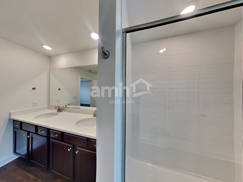 Building Photo - 5316 Virtue Ave