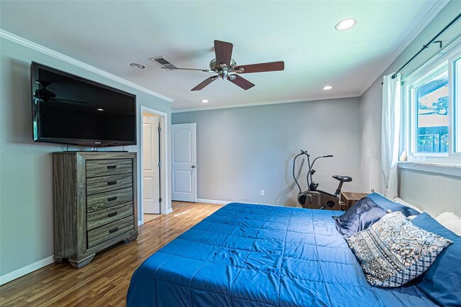 Building Photo - 5611 Winding Way Dr