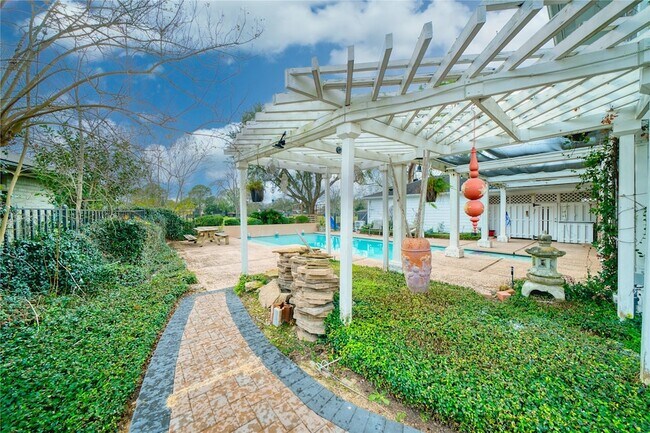 Building Photo - 3114 Cypress Point Dr