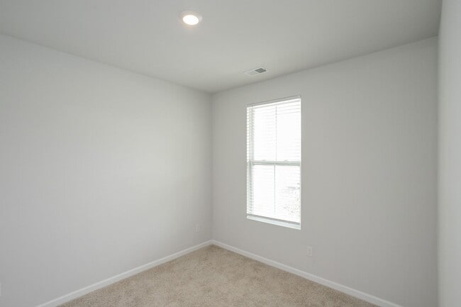 Building Photo - 2972 Mallard Dr
