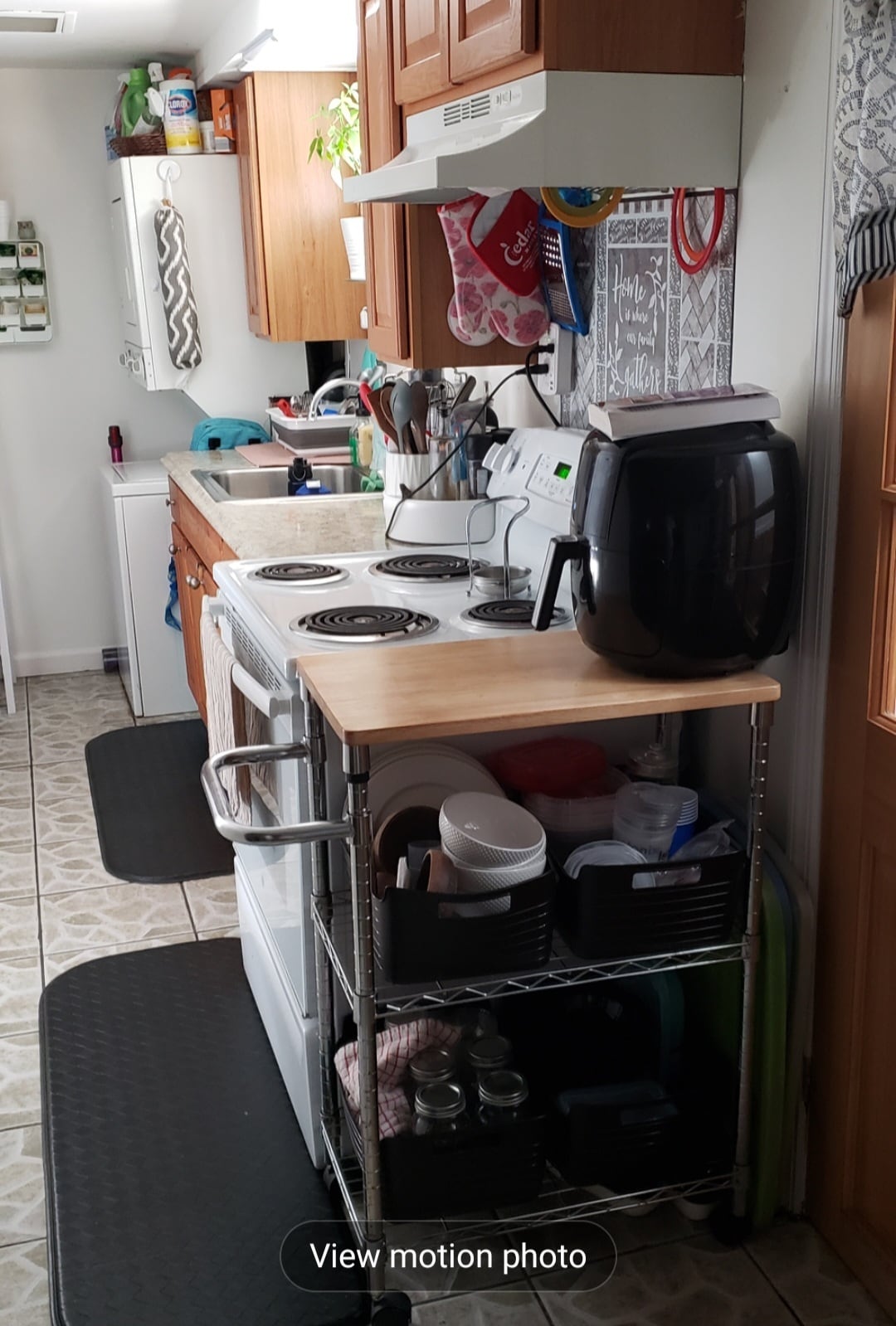 Kitchen - 569 Linden Ave