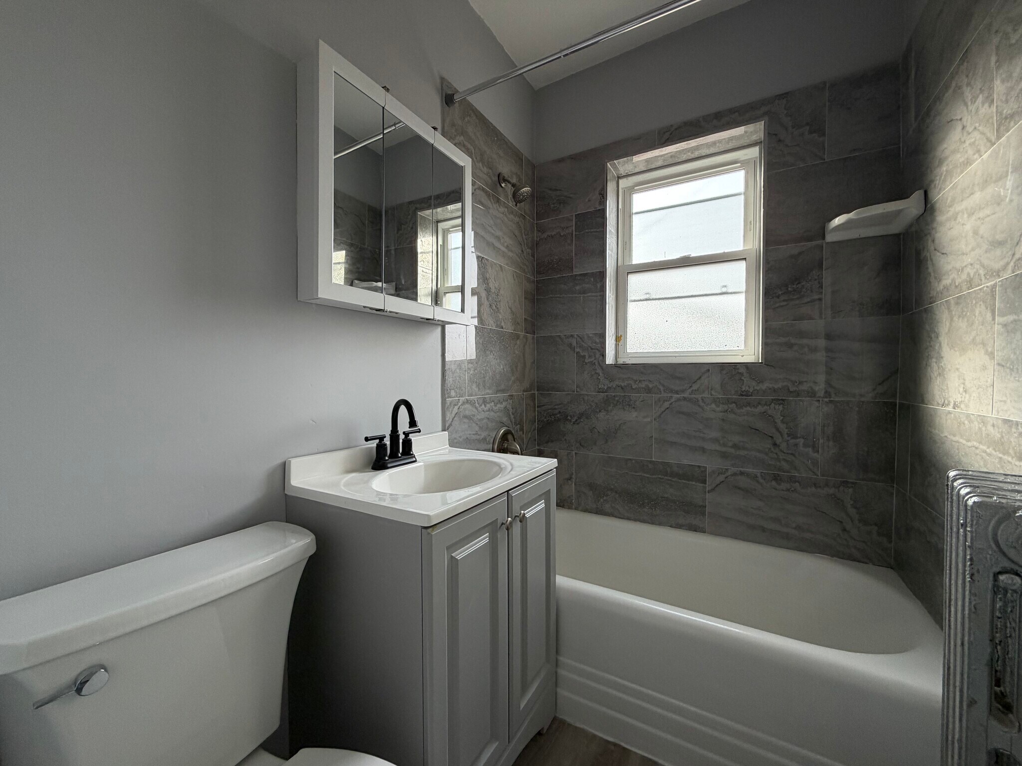 Building Photo - 6956 N Ashland Ave