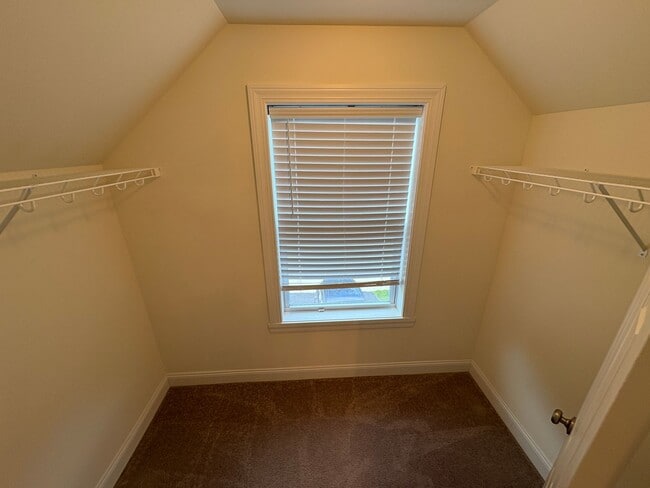 Building Photo - Charming 4 bedroom 3 bath in Ballston Lake #
