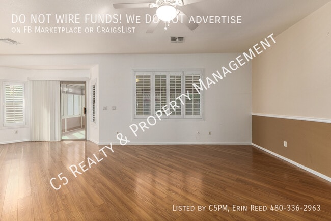 Building Photo - 1413 E Peach Tree Dr