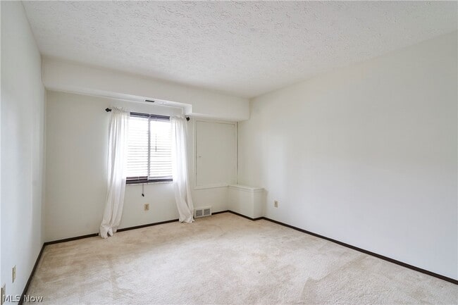 Building Photo - 939 Kirkwall Dr