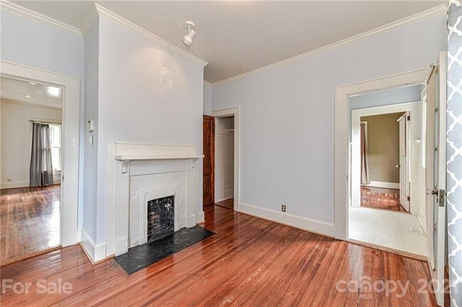Building Photo - 404 W Park Ave