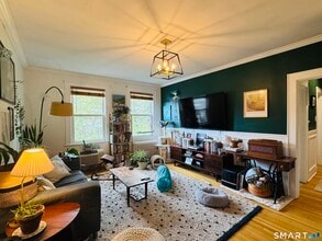 Building Photo - 82 Forest St