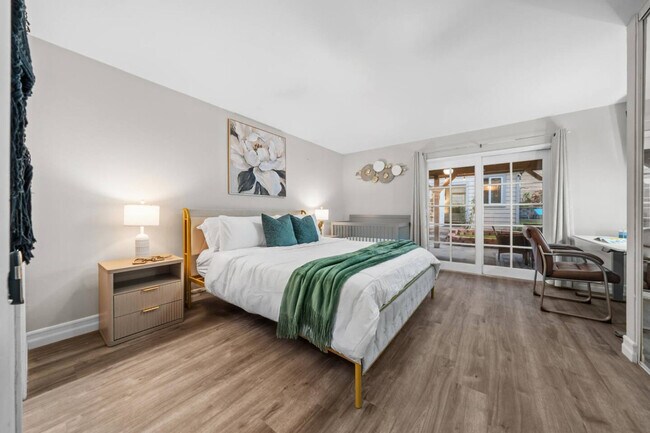 Building Photo - 13075 Old West Ave