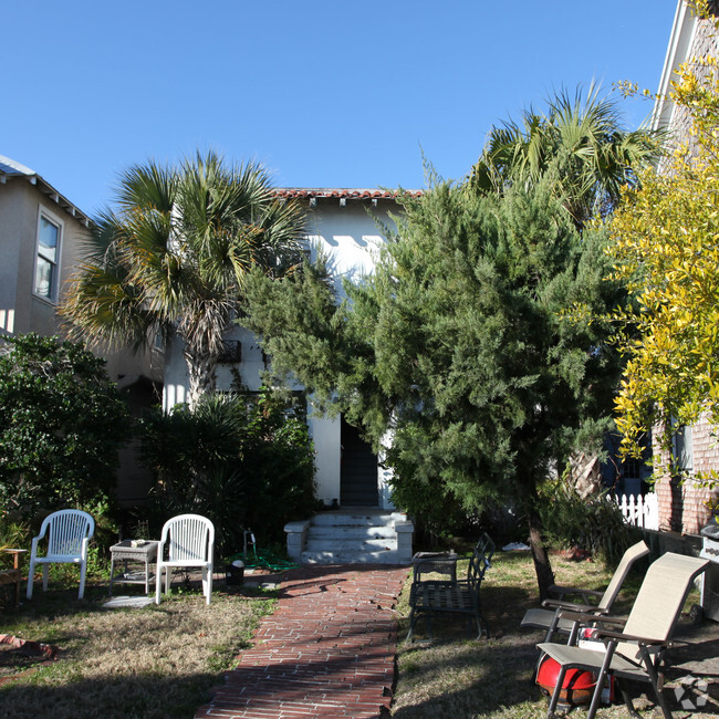 Building Photo - 156 Avenida Menendez