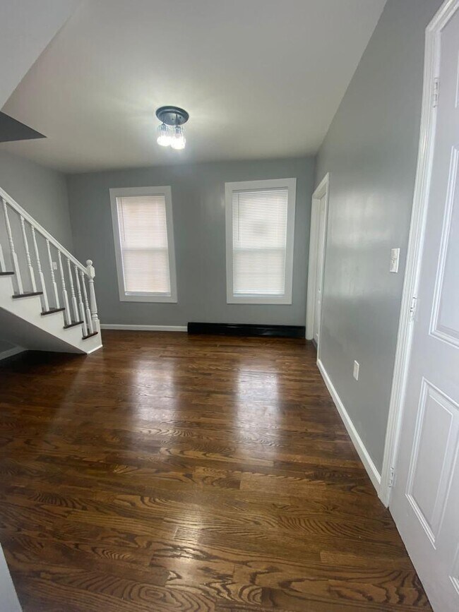 Building Photo - 51 Sassafras St