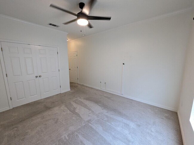 Building Photo - 1537 Bentley Cir