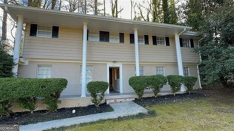 Building Photo - Room in House on Granada Pl