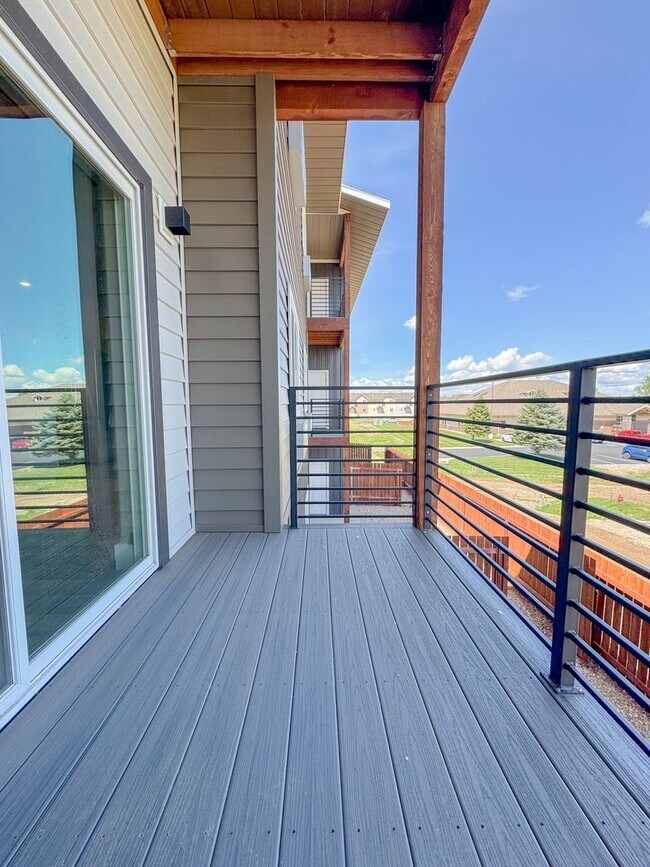 Building Photo - Pet Friendly 2 bed/ 2 bath unit at Soldier Ridge!