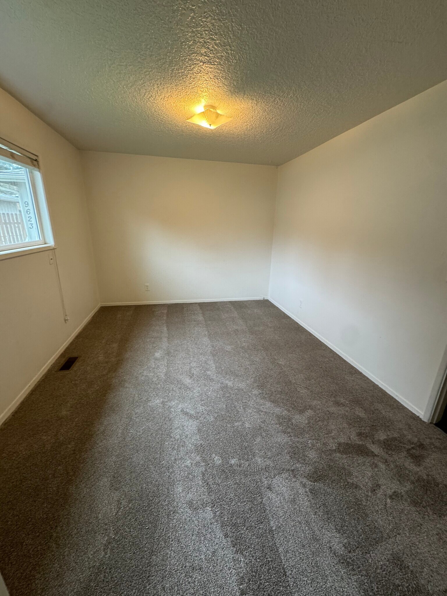 Building Photo - 9621 SE 41st Ave