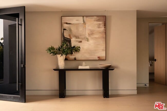 Building Photo - 2608 Zorada Dr