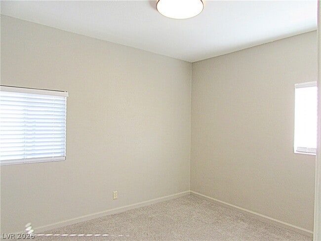 Building Photo - 405 S 15th St