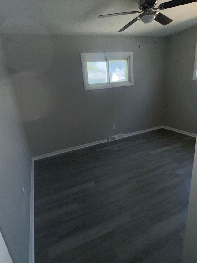 Building Photo - 3 BDRM HOUS FOR RENT