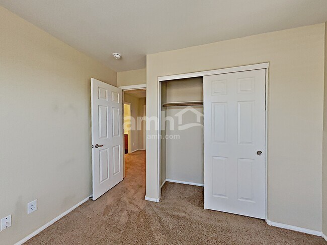 Building Photo - 1009 Kern River Ave